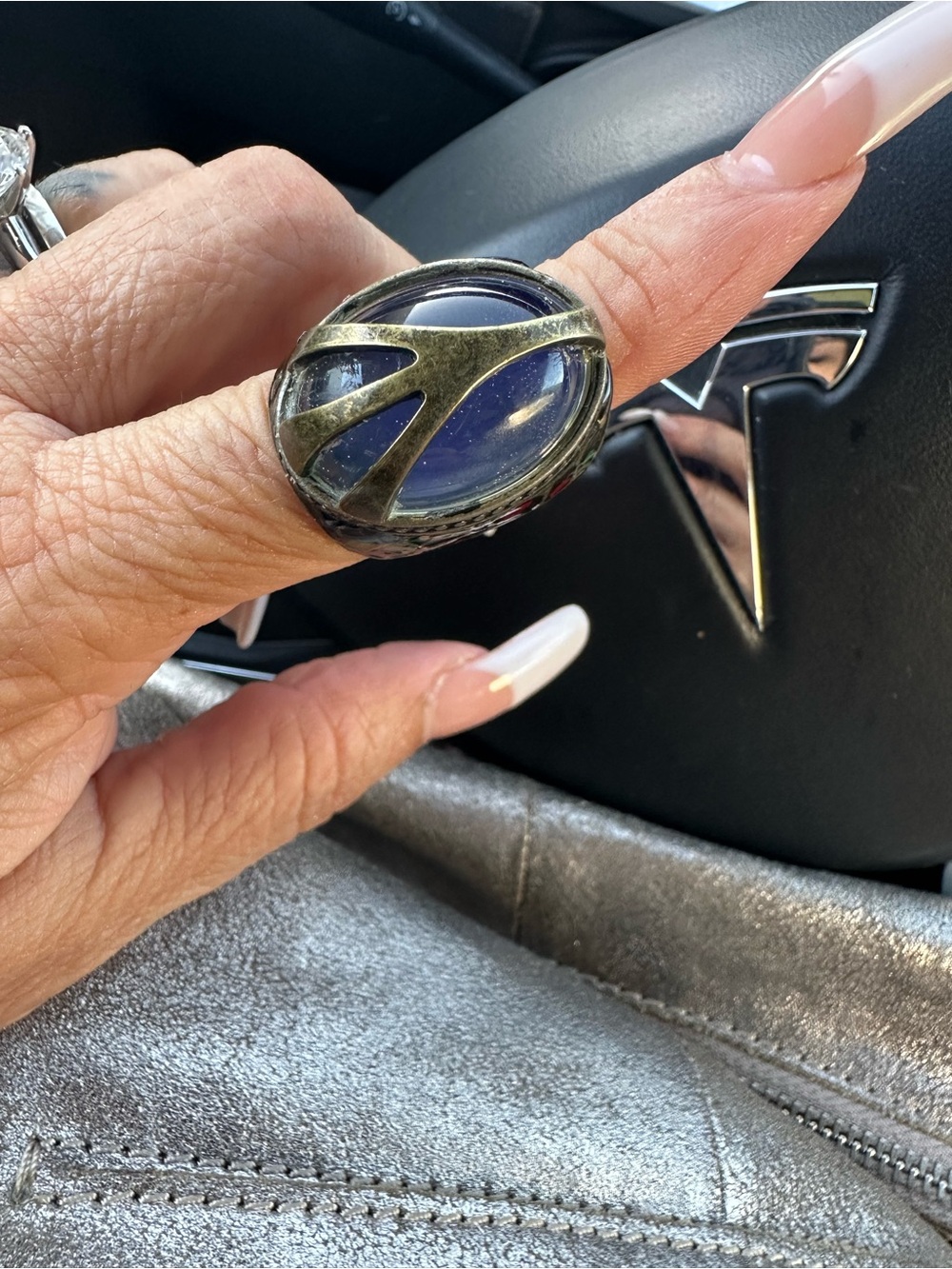 Beautiful ring - Picture 2 of 2